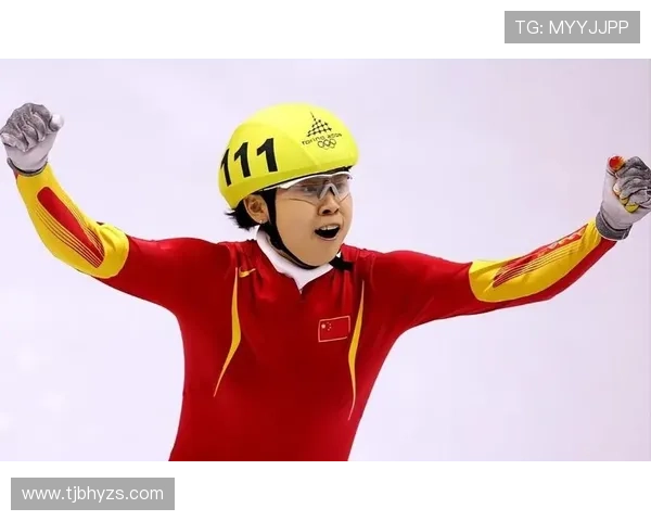 王濛怒到落泪花钱毁队伍锁门蒙眼